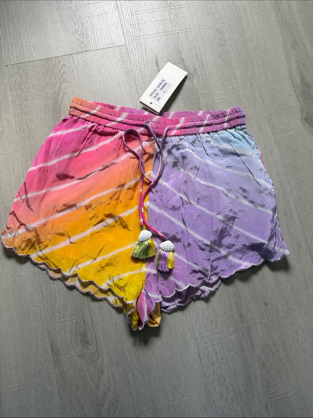 NWT Rococo Sand Rainbow Evie shorts Small